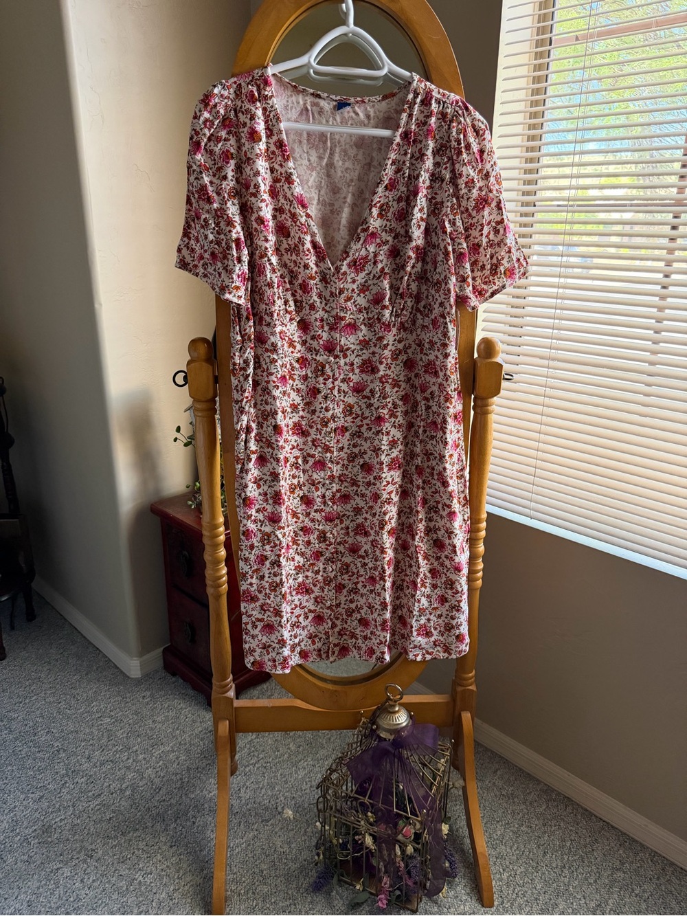 Old Navy Pink and White Floral V-Neck Short Sleeve Dress - NWT